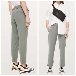 Lululemon On the Fly 7/8 Pant *Woven Grey Sage
